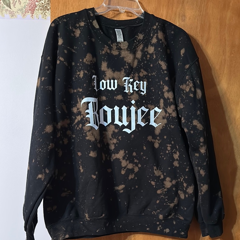 Source Unknown Black Sweatshirt with Distressed Pattern and Gothic Text